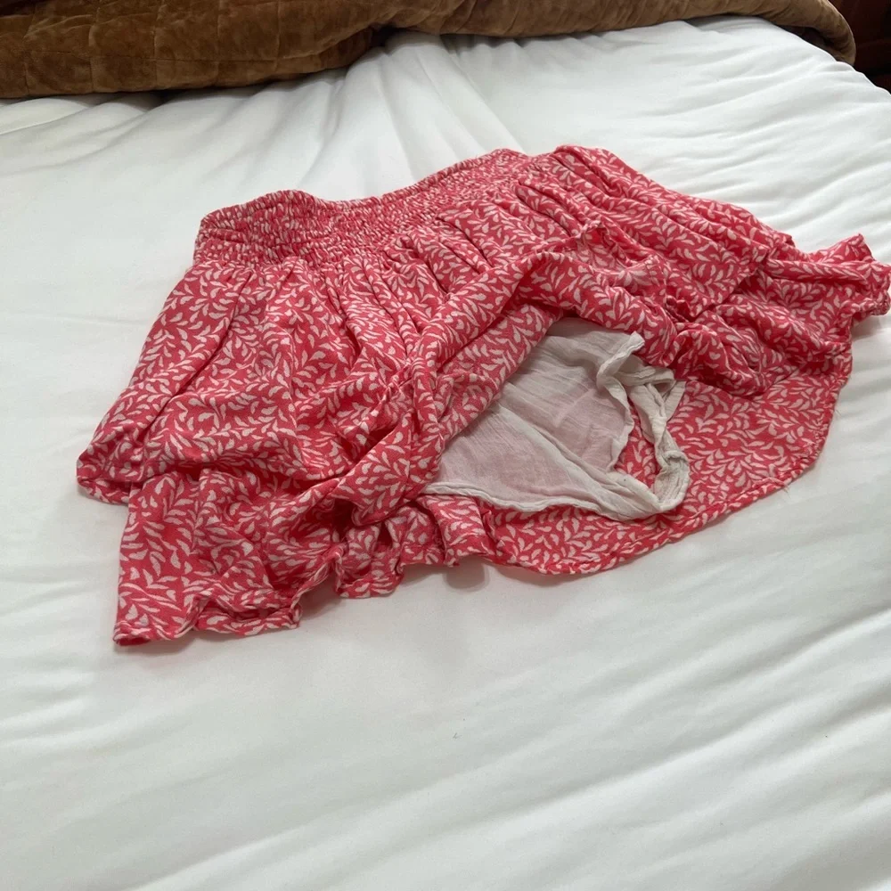 Isaac Mizrahi Coral Leaf Print Skorts
